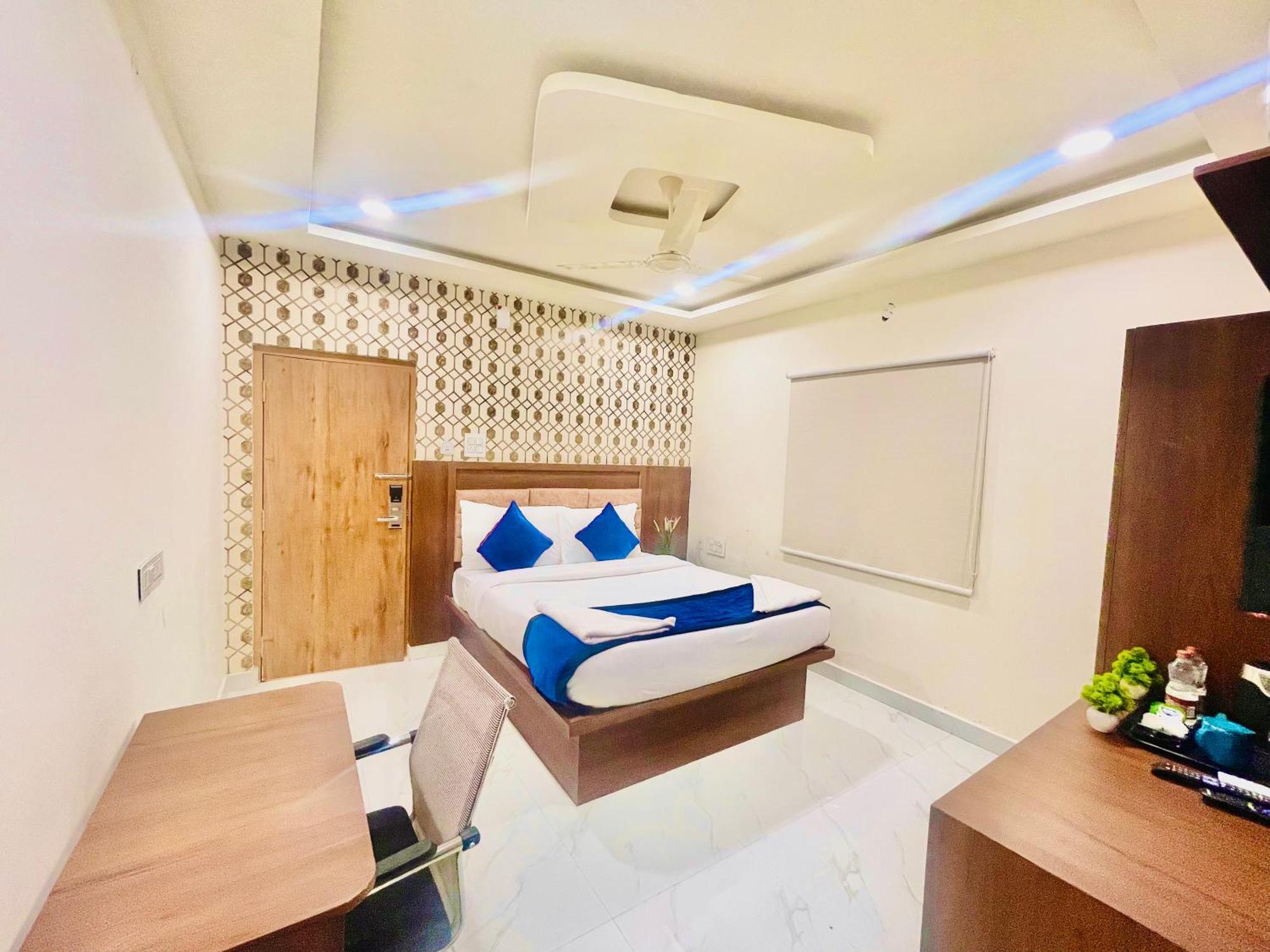 Hotel Eagle Grand Hyderabad Airport Zone Шамшабад Екстериор снимка