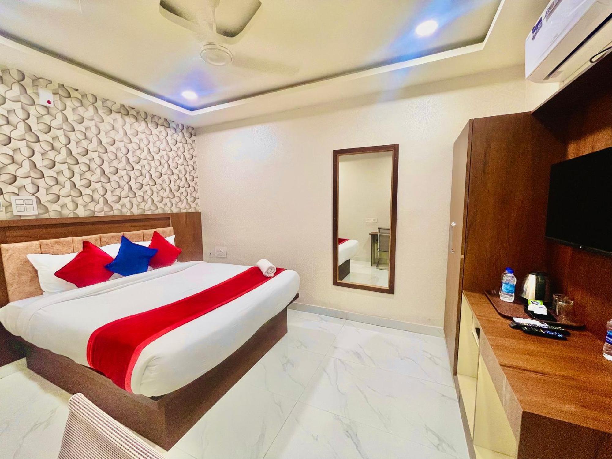 Hotel Eagle Grand Hyderabad Airport Zone Шамшабад Екстериор снимка