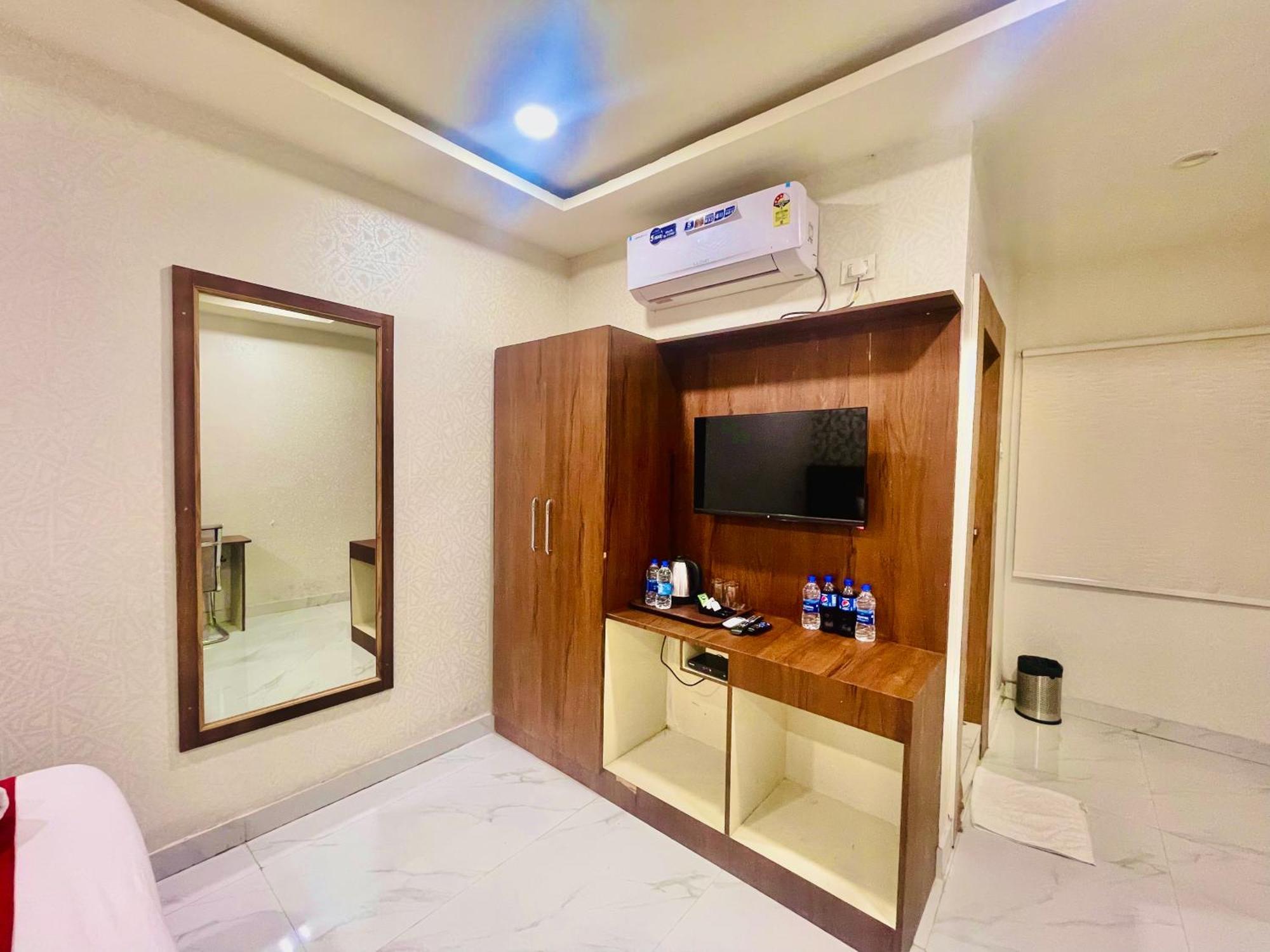 Hotel Eagle Grand Hyderabad Airport Zone Шамшабад Екстериор снимка