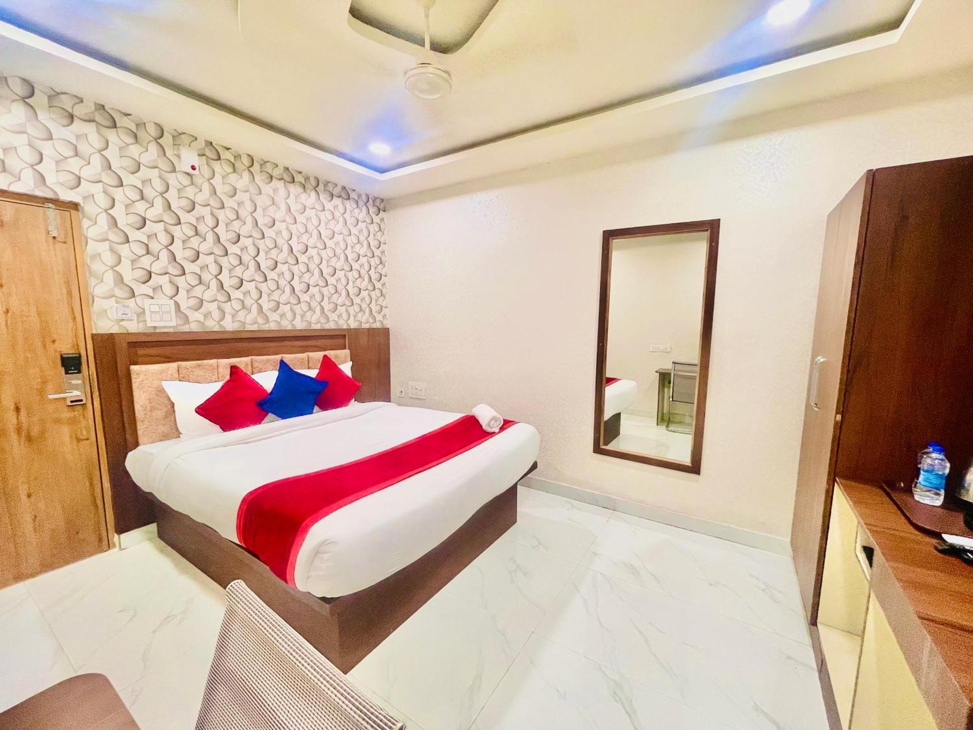 Hotel Eagle Grand Hyderabad Airport Zone Шамшабад Екстериор снимка