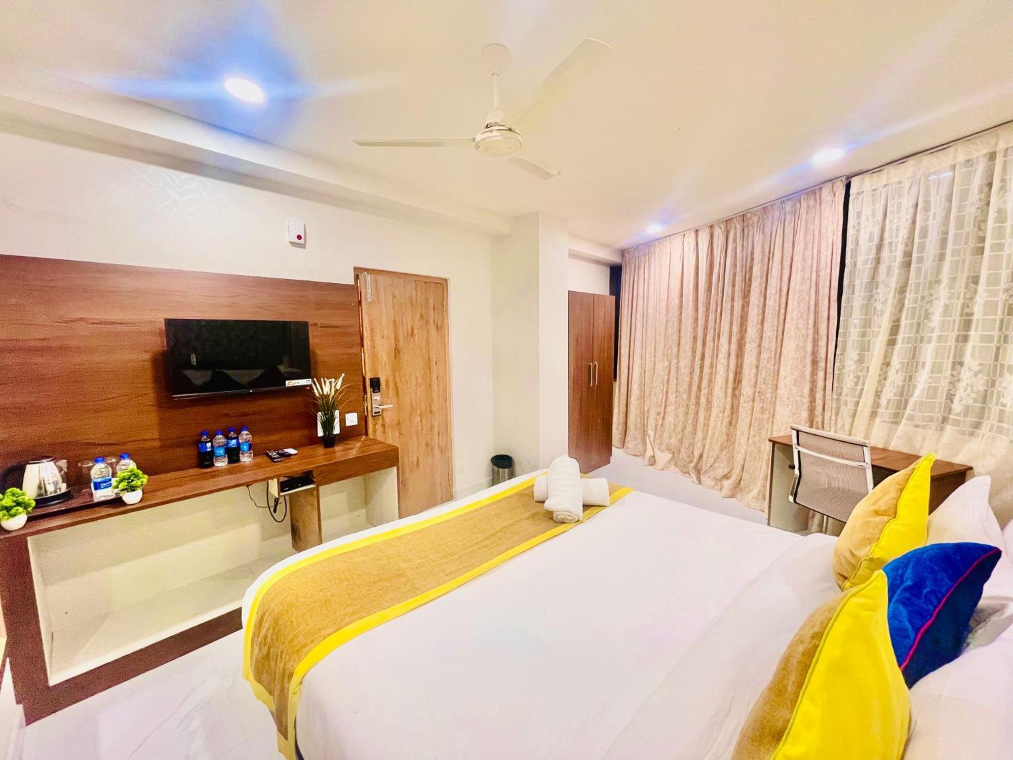 Hotel Eagle Grand Hyderabad Airport Zone Шамшабад Екстериор снимка
