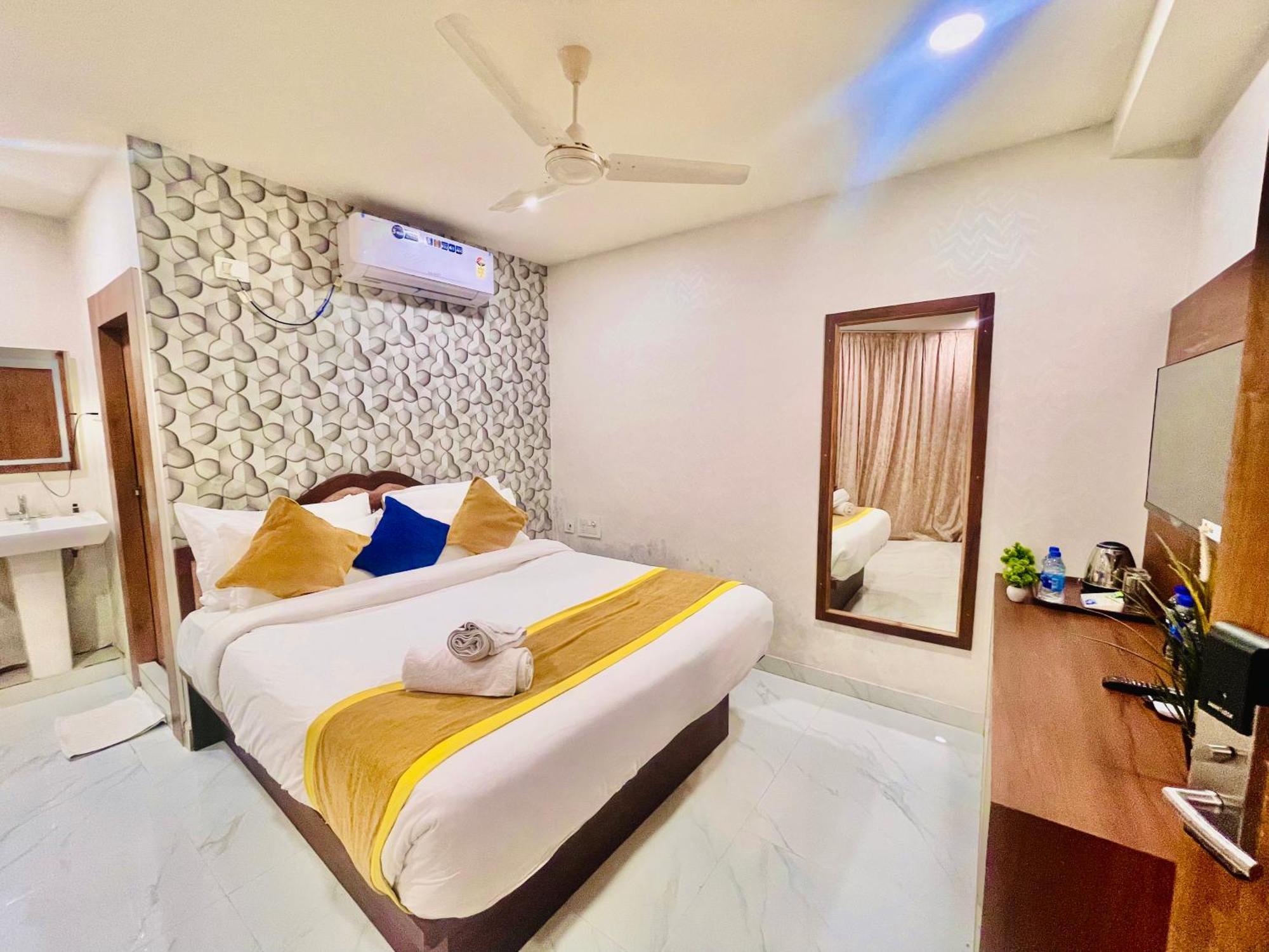 Hotel Eagle Grand Hyderabad Airport Zone Шамшабад Екстериор снимка