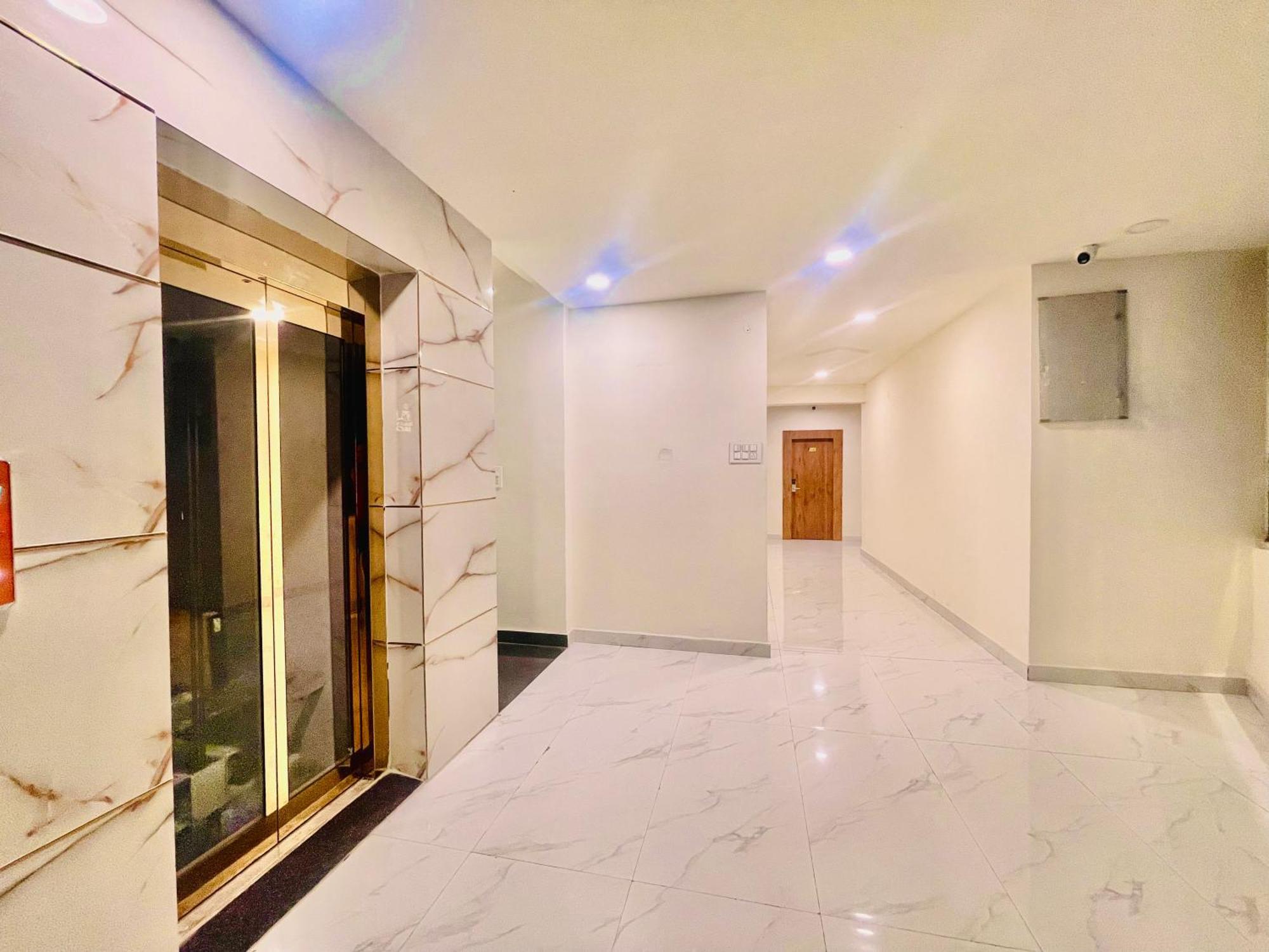 Hotel Eagle Grand Hyderabad Airport Zone Шамшабад Екстериор снимка