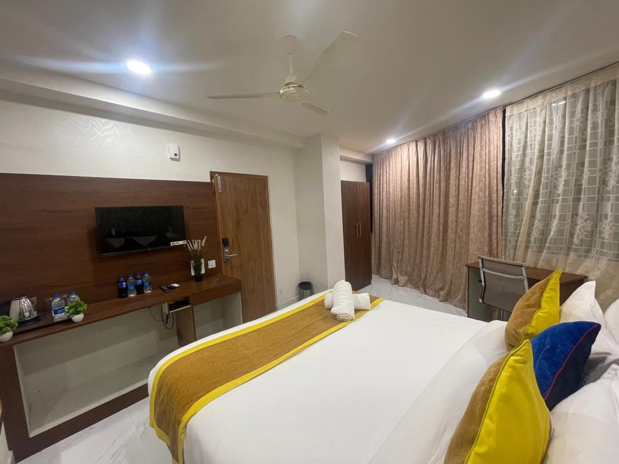 Hotel Eagle Grand Hyderabad Airport Zone Шамшабад Екстериор снимка