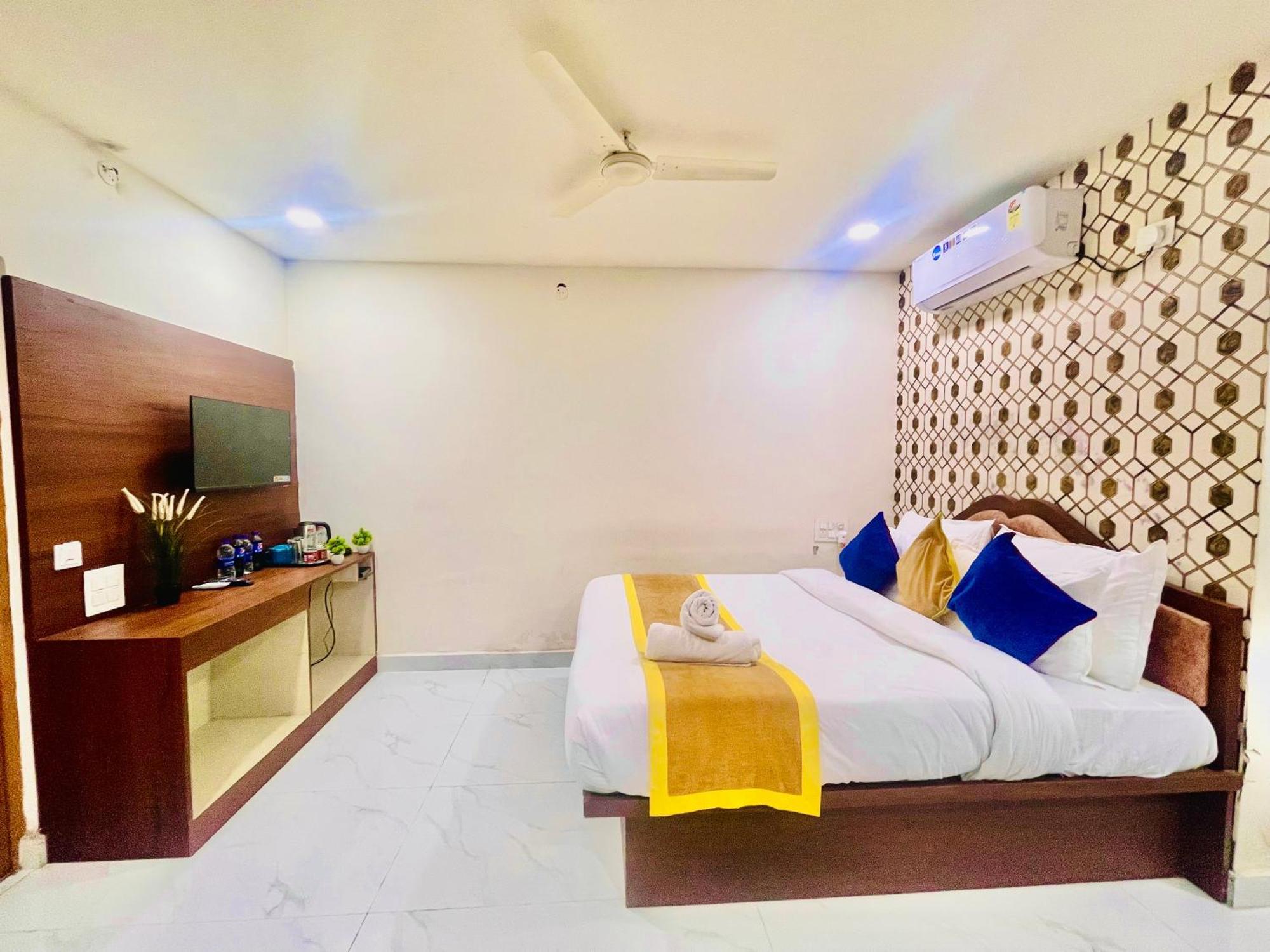 Hotel Eagle Grand Hyderabad Airport Zone Шамшабад Екстериор снимка