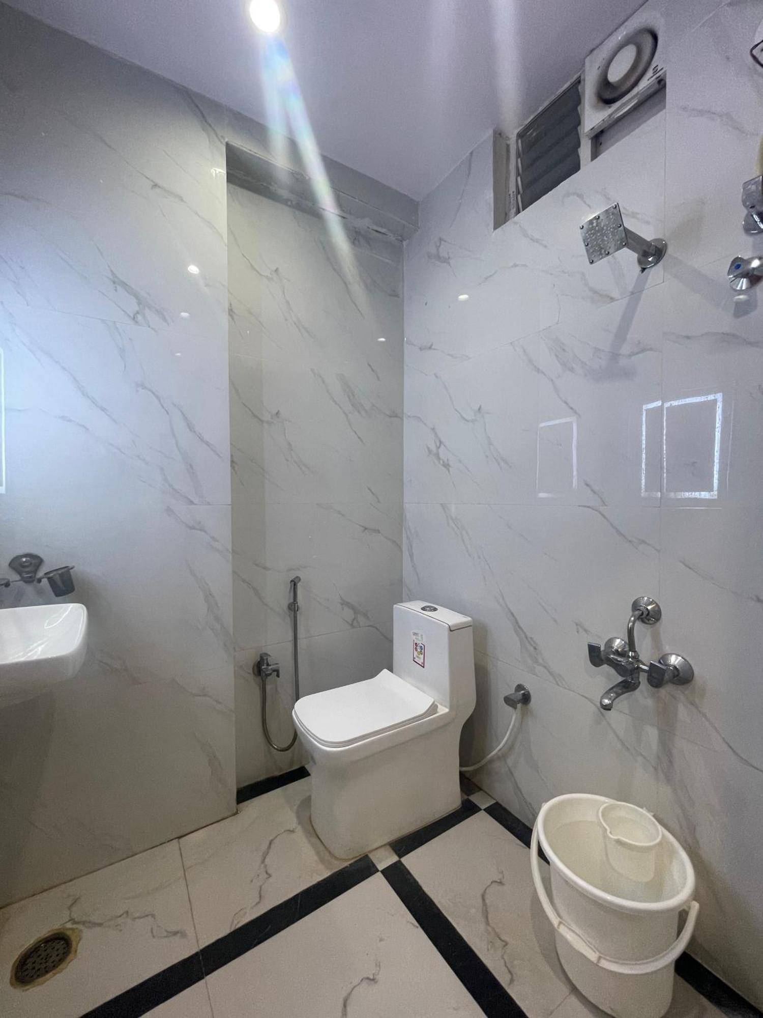 Hotel Eagle Grand Hyderabad Airport Zone Шамшабад Екстериор снимка