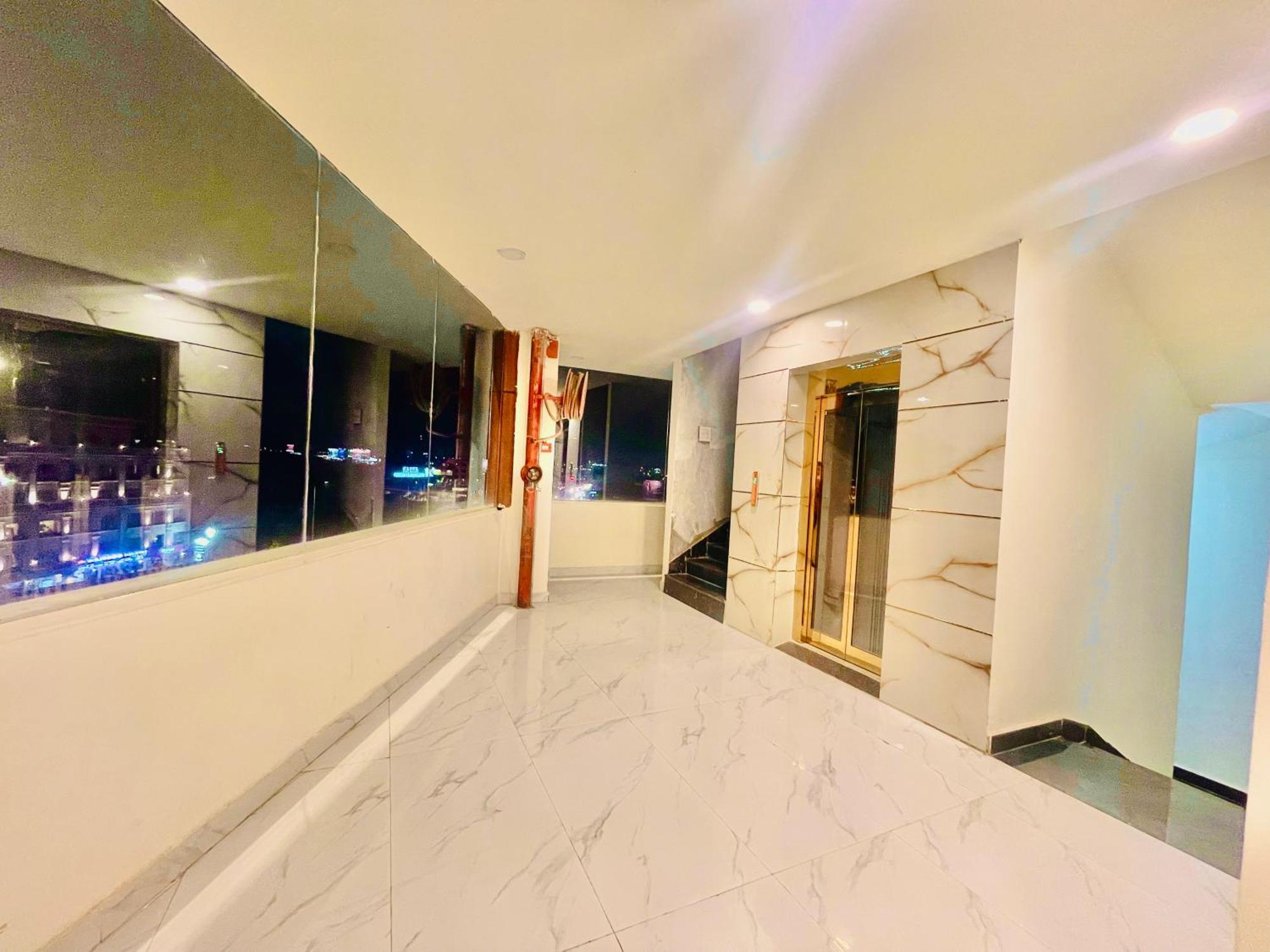 Hotel Eagle Grand Hyderabad Airport Zone Шамшабад Екстериор снимка