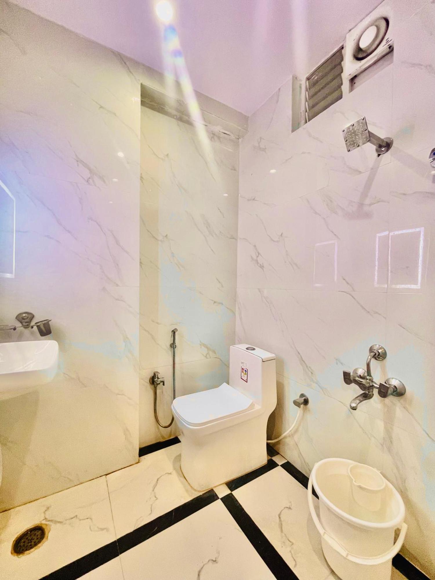 Hotel Eagle Grand Hyderabad Airport Zone Шамшабад Екстериор снимка