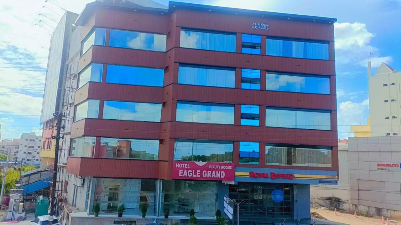 Hotel Eagle Grand Hyderabad Airport Zone Шамшабад Екстериор снимка